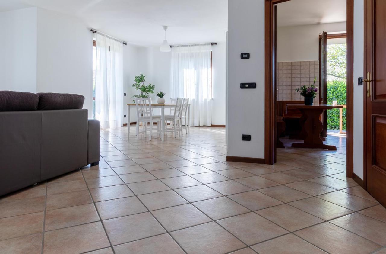 Profumodilago Angera Exterior foto