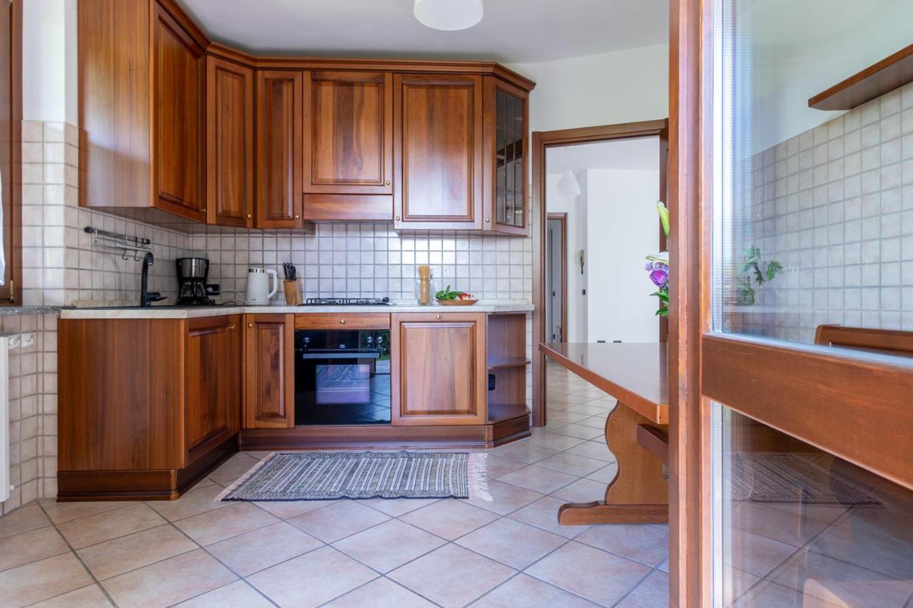 Profumodilago Angera Exterior foto